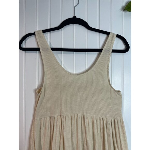 American Eagle Cream Tiered Tank Top With Scoop Neck & Flowy Hemline - Picture 3 of 7